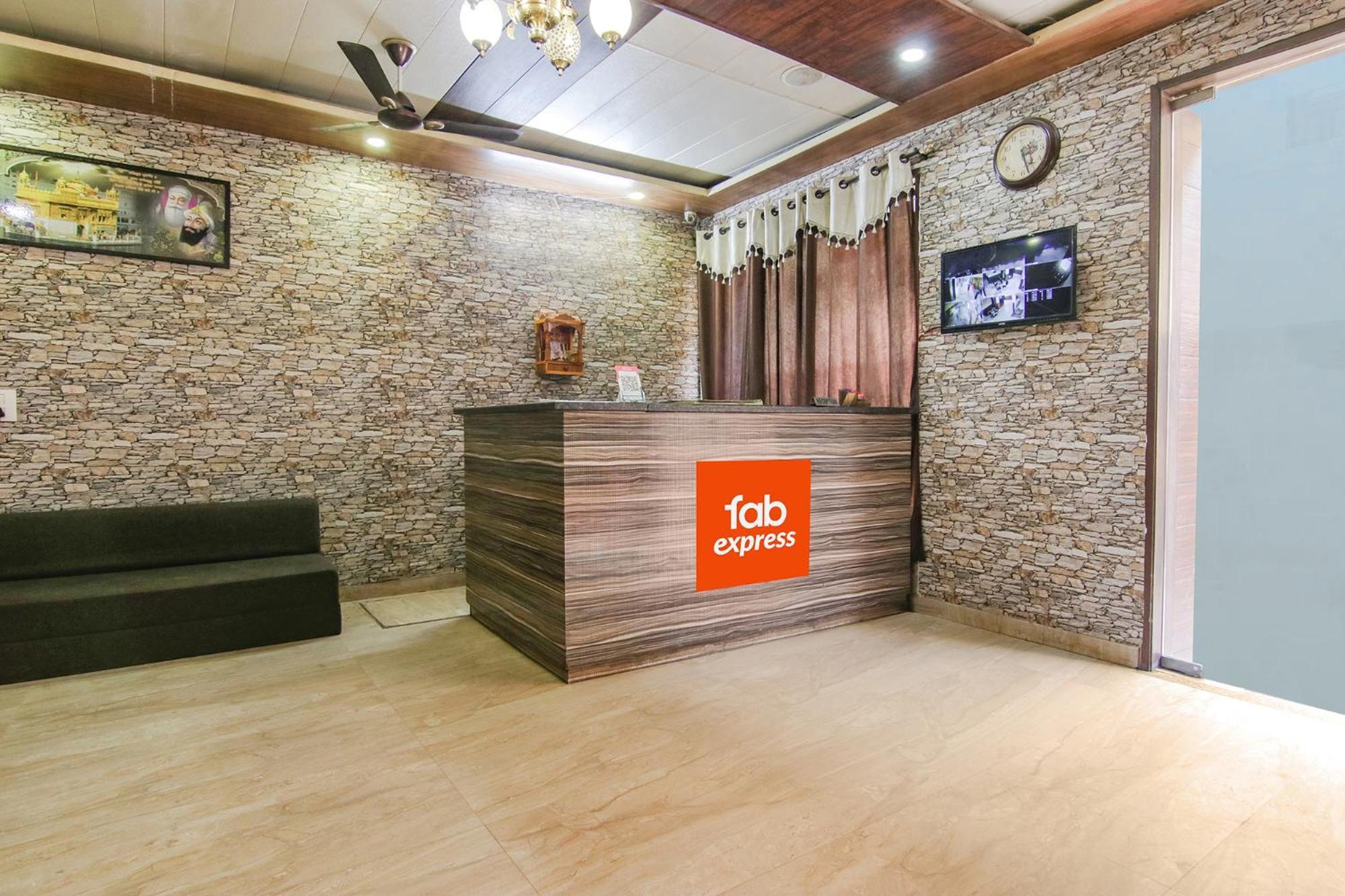 OYO 7724 Hotel Pr Chandigarh Bagian luar foto
