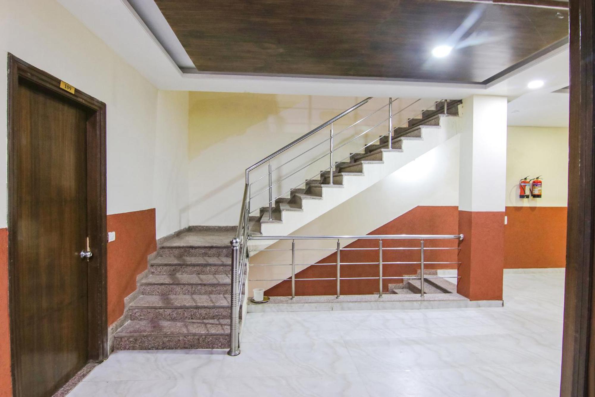 OYO 7724 Hotel Pr Chandigarh Bagian luar foto